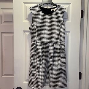 ✨Ann Taylor Loft Houndstooth sleeveless dress